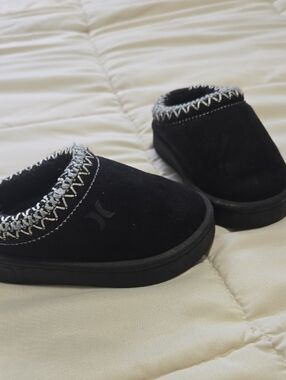 Hurley Black Slippers